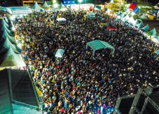 Multidão toma conta de Ibirapuã na abertura da 39ª Festa do Vaqueiro