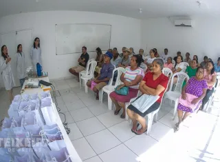 40 aparelhos auditivos são entregues pelo CER IV de Teixeira de Freitas; mais 50 serão concedidos