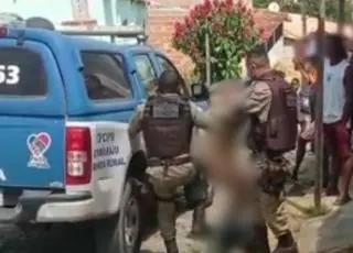 43ª CIPM de Itamaraju emite nota sobre caso dos policiais que aparecem em vídeo agredindo homem pelado