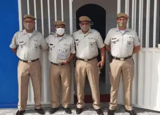43ª CIPM/Itamaraju realiza devolução simbólica de policial militar à família após sua ida para a reserva