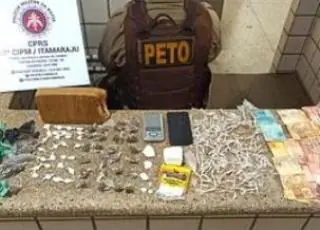 43ª CIPM prende homem por tráfico de drogas no bairro Vista da Pedra, em Itamaraju