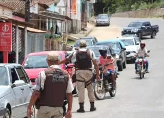 43ª CIPM realiza Operação Bloqueio na cidade de Itamaraju.