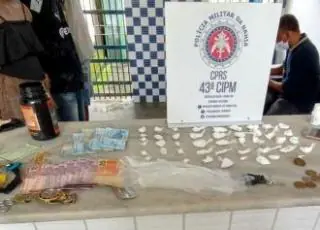 Dupla é presa por tráfico de drogas em Itamaraju