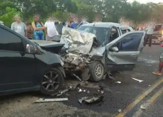7 pessoas ficam feridas em acidente entre Teixeira de Freitas e Alcobaça