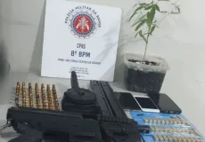 8° BPM apreende arma de fogo e munições, em Santa Cruz Cabrália. Cinco pessoas foram conduzidas para DP