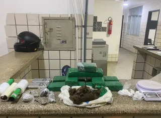 87ª CIPM apreende mais de 3,6 kg de maconha, além de crack e cocaína em Teixeira de Freitas