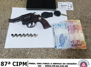 87ª CIPM prende em Teixeira de Freitas suspeito de tentar matar idoso em Vereda; um revólver com munições foi apreendido