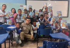 87ª CIPM reiniciou em escolas de Teixeira de Freitas aulas do Proerd, programa de combate às drogas e à violência