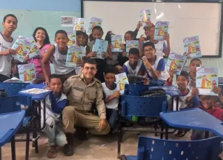 87ª CIPM reiniciou em escolas de Teixeira de Freitas aulas do Proerd, programa de combate às drogas e à violência