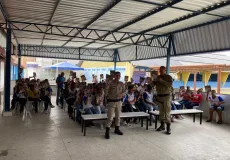 A 87ª CIPM retoma aulas do PROERD em Teixeira de Freitas