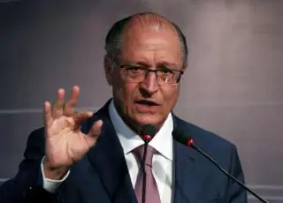 A pedido da PF, Justiça bloqueia R$ 11,3 milhões de Alckmin
