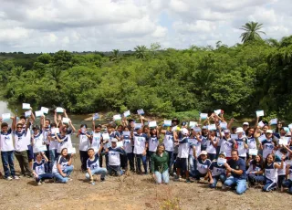 Abertura da Semana da Água contou com plantio de mudas nativas em nascente de Teixeira de Freitas