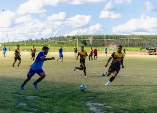 Abertura do 7º Campeonato de Futebol de Vila Portela movimenta Ibirapuã com jogos disputados e participação da comunidade