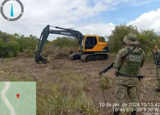 Ação da CIPPA/PS leva a apreensão de retroescavadeira utilizada em supressão de vegetação na Mata Atlântica em Caraíva