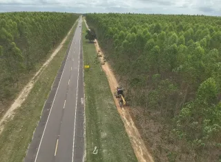Aceiros ajudam a proteger florestas da propagação de incêndios na Bahia e no Espírito Santo