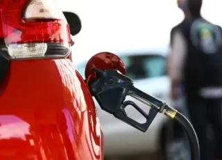 Acelen anuncia reajuste de 3,2% nos preços da gasolina na Bahia