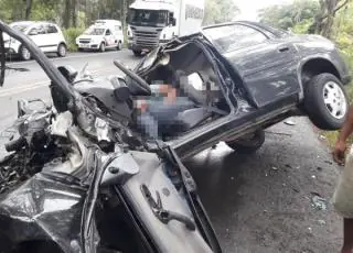 Acidente com jovens que iam para um casamento deixa um morto e quatro feridos na BR 101