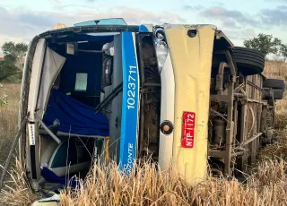 Acidente com ônibus da Novo Horizonte resulta em duas mortes na BR-030, em Guanambi-BA