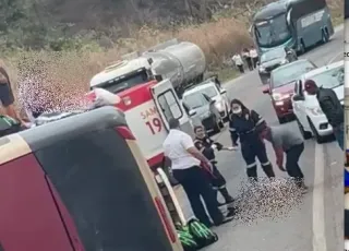 Acidente na BR 418 com ônibus escolar que saiu de Belo Horizonte com destino a Porto Seguro deixa vítimas graves 