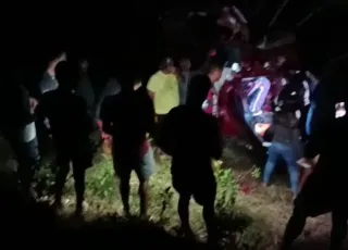 Acidente deixa quatro feridos da mesma família na rodovia Jucuruçu–Medeiros Neto