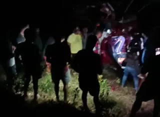 Acidente deixa quatro feridos da mesma família na rodovia Jucuruçu–Medeiros Neto