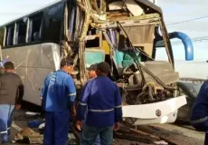 Acidente entre ônibus e caminhão deixa 17 trabalhadores feridos em Camaçari