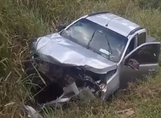 Acidente envolvendo quatro veículos deixa duas mulheres mortas na BR-415, no sul da Bahia