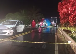Acidente grave interdita BR-101 em São Mateus e deixa um morto e quatro feridos; veja vídeos