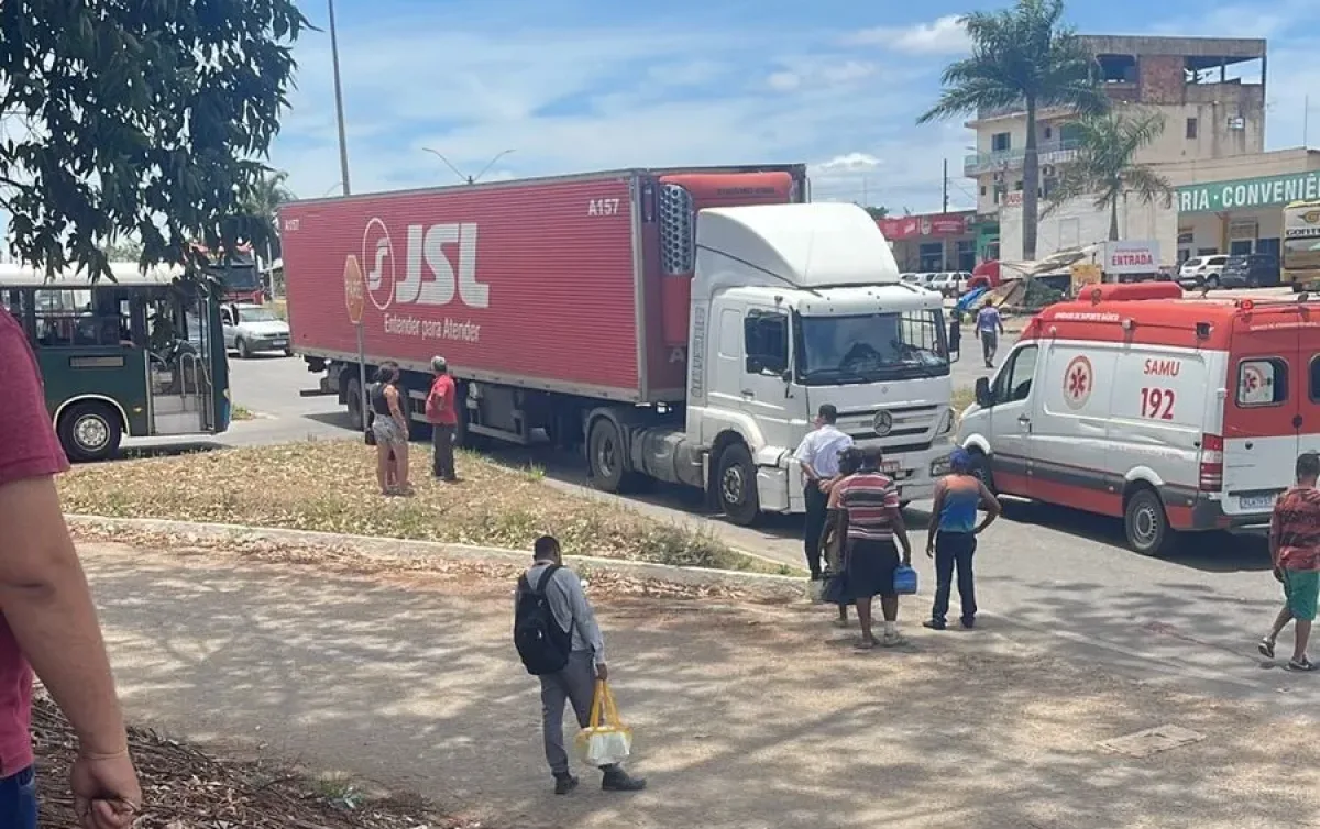 Acidente Na Br Ciclista Fica Em Estado Grave Ap S Colis O Com Caminh O Da Jsl M Teixeira De