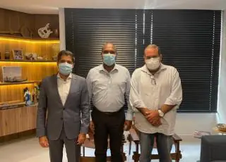 ACM Neto e Sandro Régis se reúnem com prefeitos de Guaratinga, Itagi e Mucuri