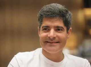ACM Neto homenageia Teixeira de Freitas durante aniversário da cidade