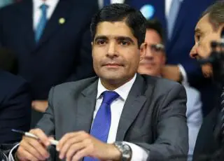 ACM Neto lidera primeira pesquisa para governo do Estado