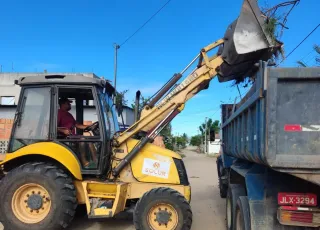 Ações da Prefeitura e Secretaria de Obras de Alcobaça beneficiam sede e comunidades