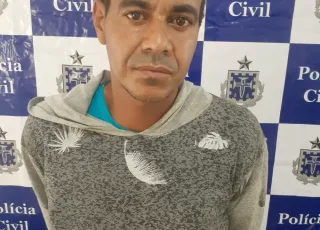 Acusado de matar um jovem e esfaquear outro em Nova Tribuna é apresentado na delegacia de Caravelas