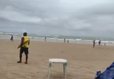 Adolescente de 17 anos morre afogado na praia de Piatã, em Salvador