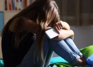 Adolescente desaparecida é encontrada pela mãe em site pornô