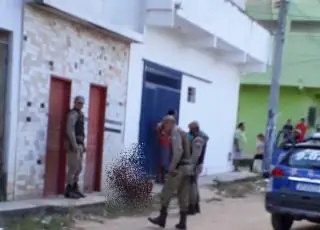 Adolescente é alvo de atiradores  no bairro Ulisses Guimarães e mesmo alvejado corre até o Centro de Teixeira de Freitas