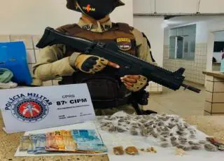 Adolescente é aprendido com drogas no bairro Wilson Brito