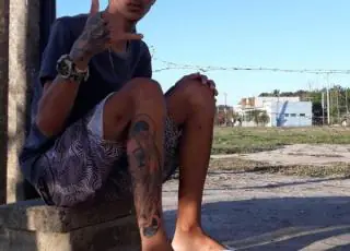 Adolescente é morto a tiros por assassinos de moto em Teixeira de Freitas