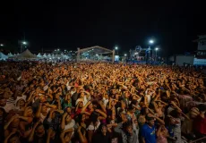 Adora Prado: Primeira edição do evento gospel atraiu milhares de pessoas na Praça de Eventos