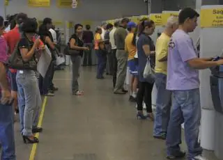 Agências bancárias abrem hoje às 12h