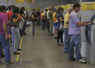 Agências bancárias só voltam a abrir na quarta-feira às 12h