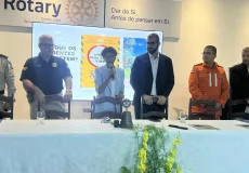 Agente da PRF ministra palestra sobre  prevenção de acidente de  trânsito  no Rotary Club de Teixeira de Freitas 