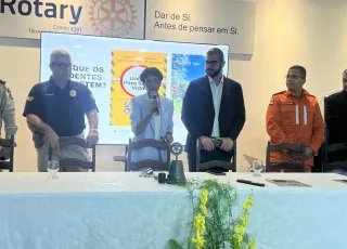 Agente da PRF ministra palestra sobre  prevenção de acidente de  trânsito  no Rotary Club de Teixeira de Freitas 