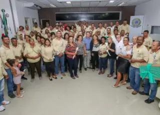 Agentes de Combate à Endemias de Teixeira de Freitas recebem o Kit Dengue