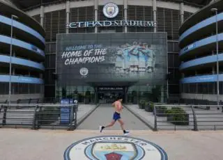 Agora é oficial: campeonato inglês de futebol retorna dia 17 de junho