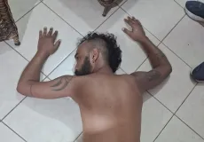 Agressor com mandado de prisão é capturado por manter mulher em cárcere privado em Porto Seguro