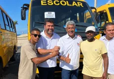 Alcobaça ganha novo ônibus escolar por meio do programa Caminho da Escola, do Governo Federal