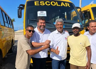 Alcobaça ganha novo ônibus escolar por meio do programa Caminho da Escola, do Governo Federal