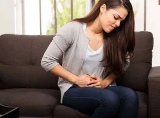 Alívio para cólicas: métodos caseiros que ajudam o corpo a relaxar e reduzir a dor